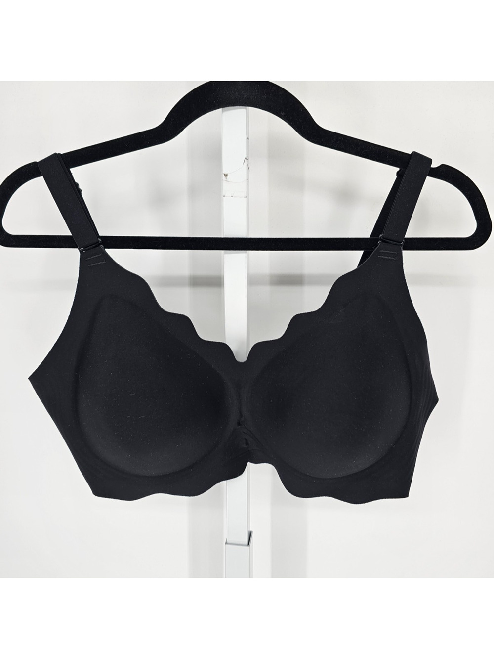 Shecurve Womens Sz XL Classic Lightly Lined T Shirt Bra Scalloped Edge Black
